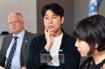 “우리도 한때 난민… 공생·연대해야” 배우 정우성 ‘난민 혐오’를 꼬집다