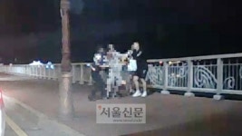 투신시도 남성, 시민과 경찰이 막았다