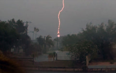 오토바이 타다가, 등산 하다가…벼락 맞아 죽은 사람 잇따라