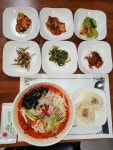 초장에 쓱쓱  바다를 비비다… 식초를 톡톡 폭염을 날리다