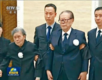 두문불출하던 장쩌민 공개 석상 등장…시진핑 ‘1인 체제’ 권력 판도 흔들리나