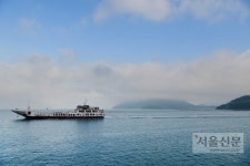 그 섬에 가면 배 이름조차 대한·민국·만세더라
