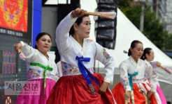 얼쑤~ 세월 잊은 춤사위