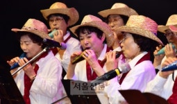 기량 뽐내는 어르신들