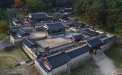 일상  품었던 읍성, 일상  지켜준 도성