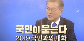 탁현민 “文대통령 ‘국민과의 대화’ 나라면 연출 안해…이해 못해” 비판