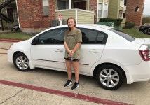 [월드피플+] 매일 26㎞ 걸어다닌 女종업원, 처음 본 부부에게 차 선물받다