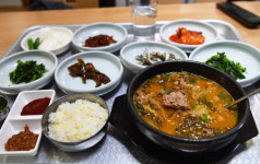 용식씨♥첫 동틀 무렵엔 호미곶이죠? 동백씨♥거까정 가서 해만 보게유?