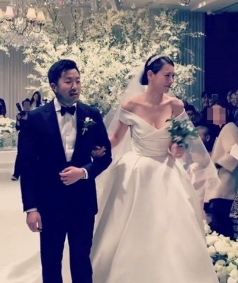 수현차민근 결혼식 사진 공개 “행복 쏟아지는 미소”[EN스타] | 포토뉴스