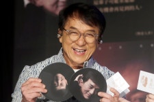 성룡 “신종 코로나 특효약 개발하면 1억 7000만원 사례금”