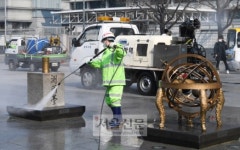 ‘서울 최다 확진’ 종로구 노인들 많은 탑골공원 폐쇄