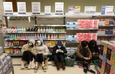 ‘허탕 친 마스크’ 오늘부터 약국·우체국·농협서 살 수 있다