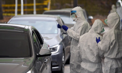 백악관의 SOS “한국식 드라이브 스루 가르쳐 달라”