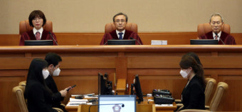 헌재 ‘선거법 수정가결’ 공개변론… “국회의장이 권한침해” vs “적법한 절차”