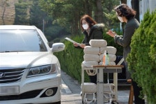 교과서도 ‘드라이브스루’ 진풍경
