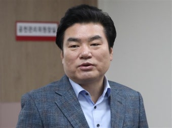 ‘탄핵의 강’ 안 건너나…미래한국당, ‘박근혜 변호인’ 유영하 공천 재논의