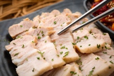 “원산지 속이고 판매”...20년 전통 보쌈집 대표에 집유 2년