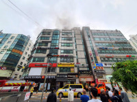 군포 산본동 복합건물서 불로 10명 부상…1시간 반만에 진화