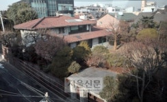 ‘연희궁’ 전두환·‘차명거래 의혹’ 이명박… 대통령 사저 수난시대