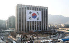 정부서울청사 방문자 확진…본관 식당 운영중단