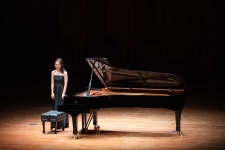 [리뷰] 손열음 ‘사랑과 환상’의 달빛 콘서트… “우린 강해졌고, 이겨낼 거예요”