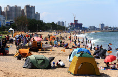 월요일 전국 30도 넘는 무더위...금요일부터 다음주 수요일까지 마라톤 장마