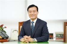 성북 석계역 광장·간선도로 물청소… 먼지도 더위도 안녕