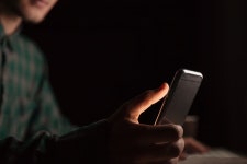 모르는 여성에 밤늦게 13차례 장난전화 건 20대가 받은 벌금