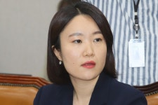 이소영 의원 “두달간 뭐했냐”…대정부질문 중 통합당·주호영 공격
