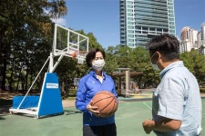 초딩 지호 위해 낮은 농구대… 양천 행정에 담긴 ‘엄마 마음’