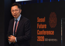 [서울포토]2020 서울미래컨퍼런스 발표하는 송재용 교수