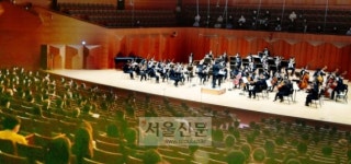 “마스크 쓴 채라도 가슴 벅차”… 낭만 선율에 물든 가을