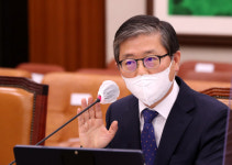 변창흠, ‘아빠찬스’ 딸 경력 의혹에 “지원고교 떨어져 아무 의미 없어”(종합)