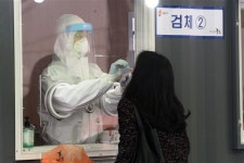 “16일 600명 안팎” 거리두기 연장 가닥…카페 취식 허용될 듯(종합)