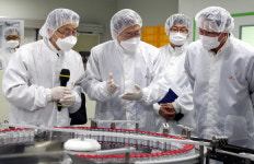 문 대통령, ‘코로나 1년’ 맞아 백신 생산 SK바이오사이언스 방문