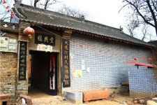 中 노인, 집 아래서 전설속 옛 땅굴 발견…마을 전체로 통해