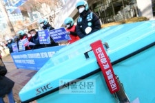 “우리는 화물이 아닙니다” 배달 노동자, ‘갑질’ 아파트 인권위 진정
