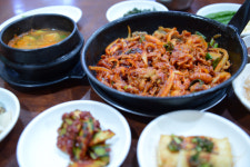 부산한 비탈길 골목길 하늘길…테스형 경규형 맛있는 이바구