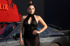 [서울포토] 안드레아 두로, 시스루 드레스로 뽐낸 볼륨감