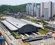 KTX 광명역 새 주차빌딩 6일 개장…주차면 5배 이상 늘려