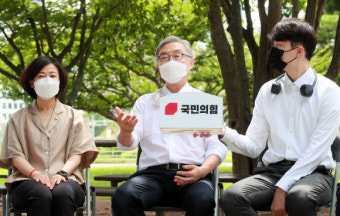 최재형측 “아빠 찬스? 딸 주택비 차용증 쓰고 돌려받았다” (종합)