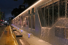 화원에는 대구에서 가장 긴 벽천 폭포가 있다