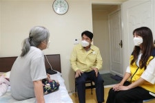 “어르신과 더 가까이”… 돌봄 사각지대 없는 관악