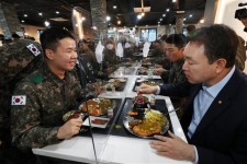 장군 ‘전유물’ 지퍼식 전투화...일반 병사에도 보급