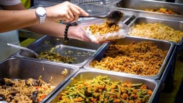 중국 시푸드 뷔페 “족발 1.5㎏ 먹어치우는 강씨 출입 금지”