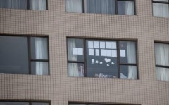 ‘오미크론’ 전염력 어디까지...호텔 복도 맞은편 격리자까지 감염