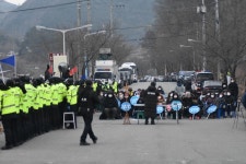 경찰, 성주 사드 반대 집회 현장서 9명 체포…교통방해 혐의 등