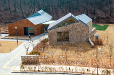 “산 품은 도서관에서 책 읽으며 힐링하세요”… 구로구 ‘천왕산 책쉼터’ 23일 개관