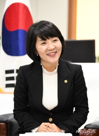 경남 첫 여성 국회의원은...창원 의창구 국회의원 보궐선거 민주·국힘 여성 후보 대결