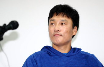 ‘국민타자’ 이승엽, 두산 11대 감독 선임…3년 18억원